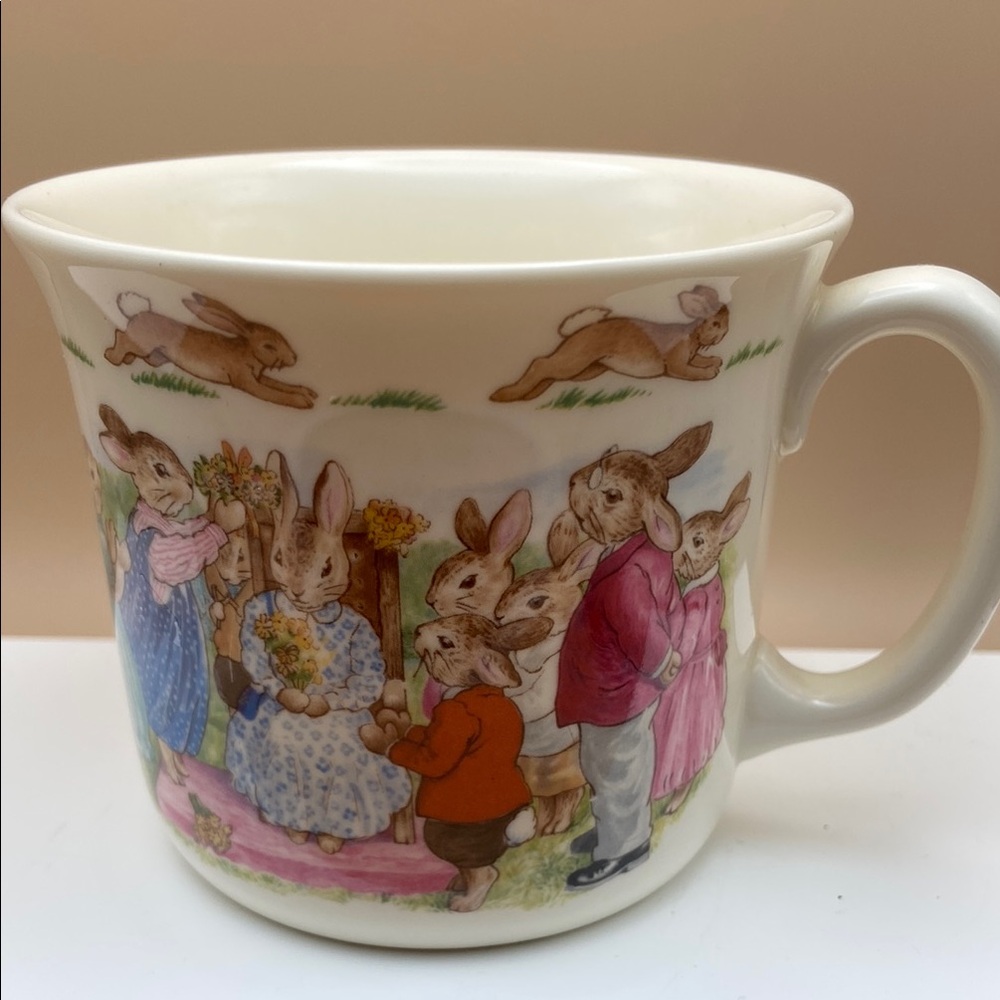 Royal Doulton Bunnykins Children's Mug - Can You Find Susan’s Crown, Number One,